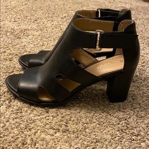 Naturalizer size 8.5 heel
